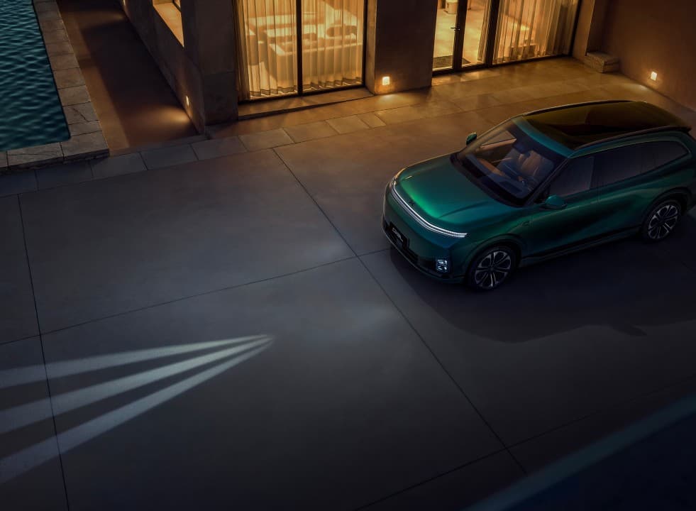 DLP Matrix Headlights - Personalised Welcome Projections - Intelligent High-Precision ADB