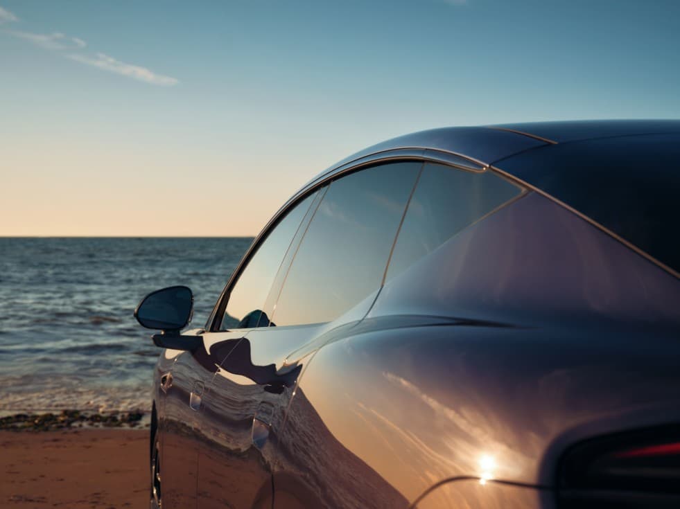 Flush Side Windows