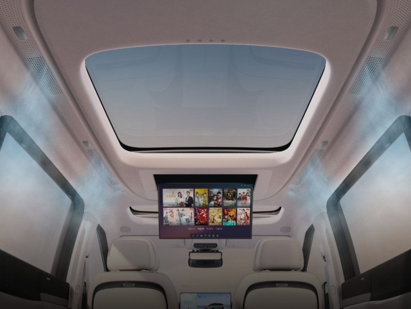 Industry's first wrap-around central AC featuring quiet and gentle breeze